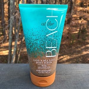 ✨✨SOLD✨✨Bath & Body Works Sand & Sea Salt Body Scrub At The Beach